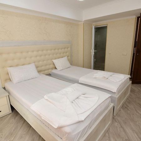Our House Kutaisi Hotel Buitenkant foto