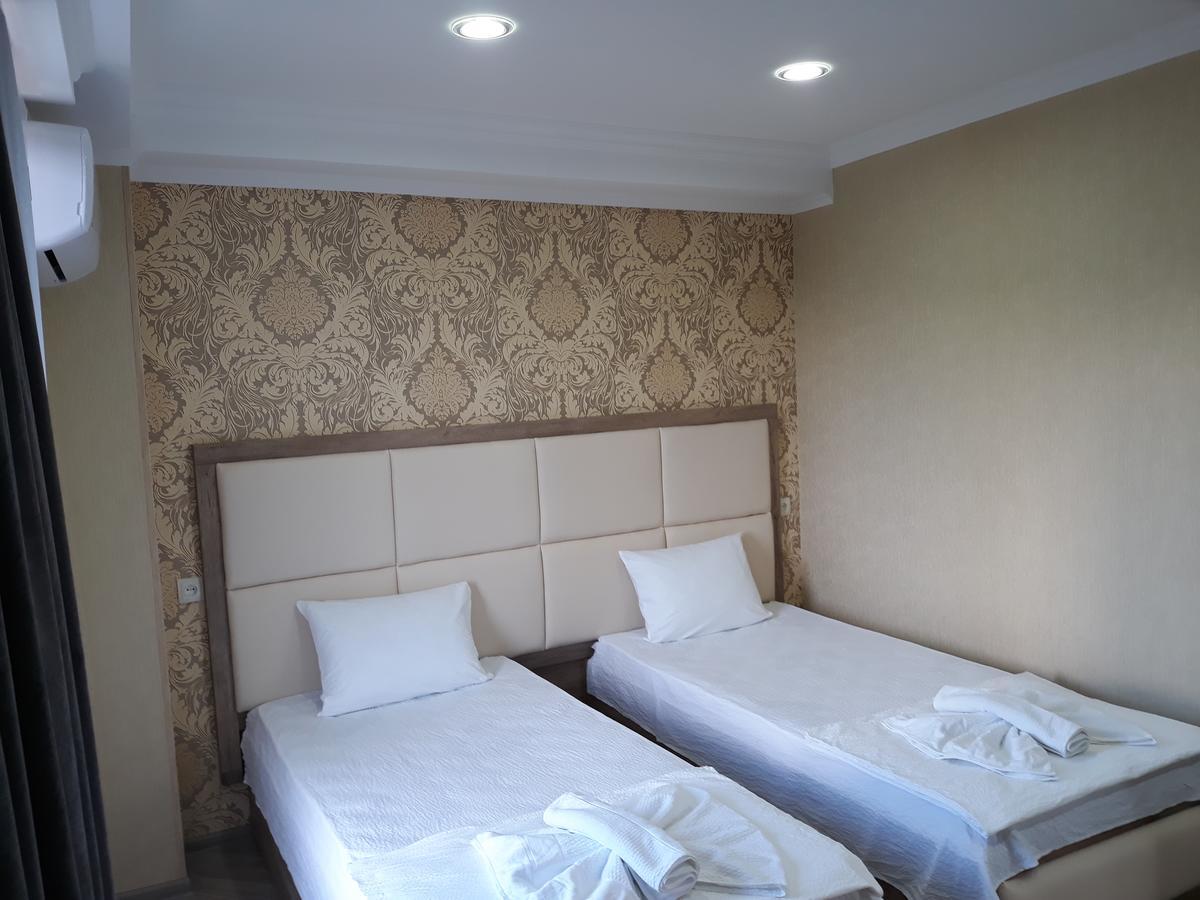 Our House Kutaisi Hotel Buitenkant foto