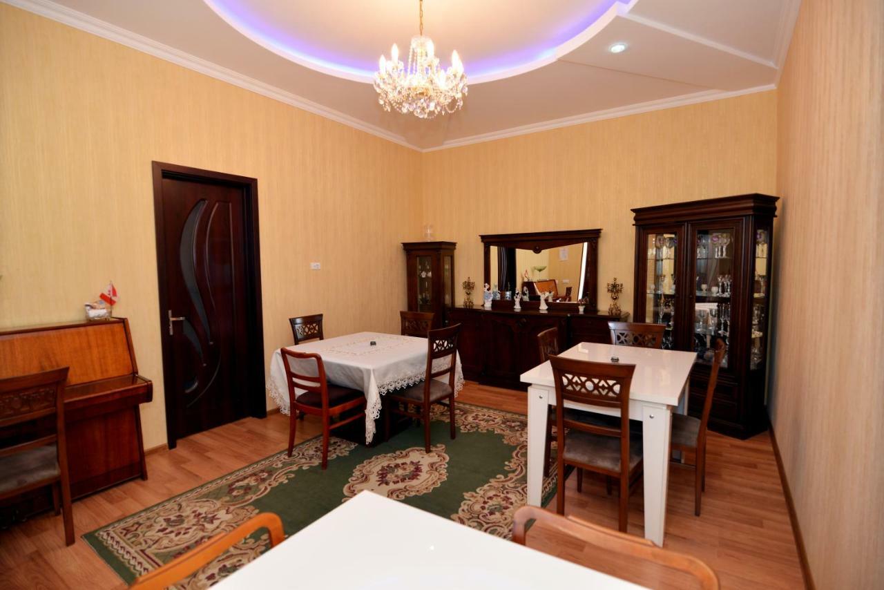 Our House Kutaisi Hotel Buitenkant foto