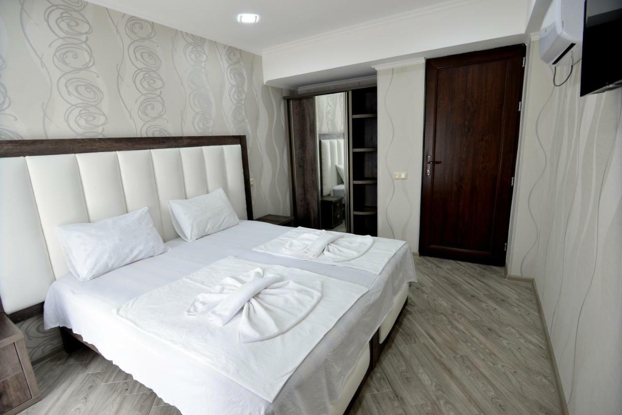 Our House Kutaisi Hotel Buitenkant foto